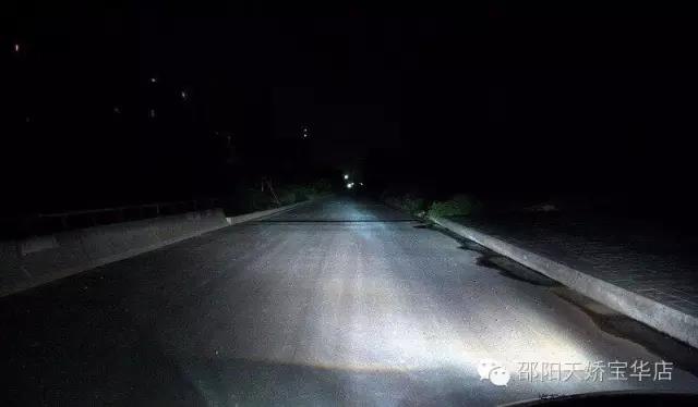 尤其是改過氙氣大燈的車主們，定期檢查電路，檢查火花塞是否積碳老化，這是很有必要的！