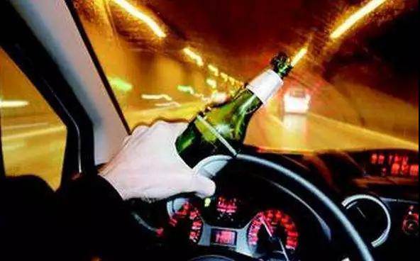 真的假的？最新交規(guī)：酒后躺車內(nèi)休息也算酒駕？