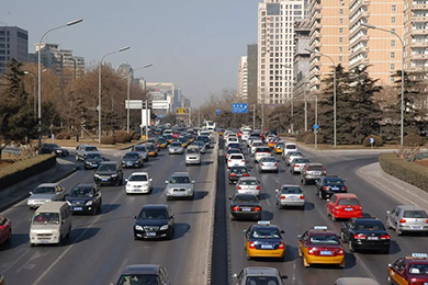 鬧市開車必學(xué)技巧，你會幾招？