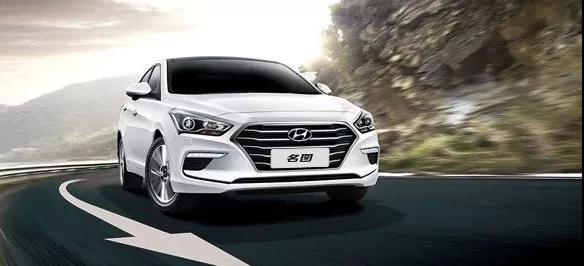 【愛(ài)車(chē)保養(yǎng)】下雨=洗車(chē)？！錯(cuò)！雨水毀車(chē)知多少！